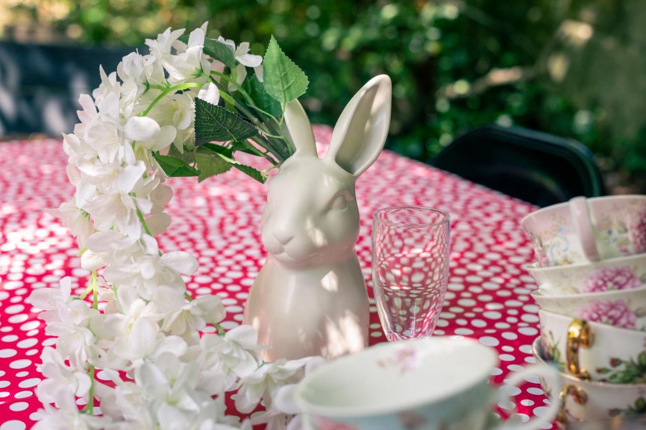 The Wonderland Townhouse - Alice In Wonderland 7Bdr Home 巴斯 外观 照片
