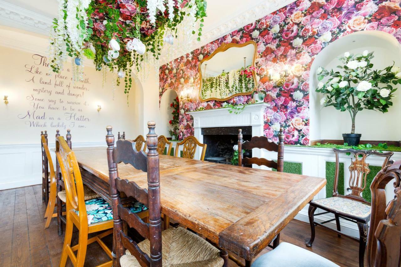 The Wonderland Townhouse - Alice In Wonderland 7Bdr Home 巴斯 外观 照片